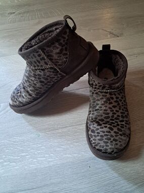 UGG Leopard Print Cozy Ankle Boots - Dark Brown